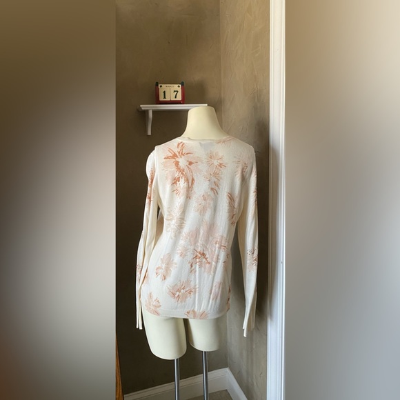 Talbots XL Cream Embellished sequins, beads Floral Long Sleeve Sweater Women's - Picture 4 of 16